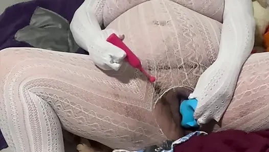 Üçlü penetrasyonla sikiliyor