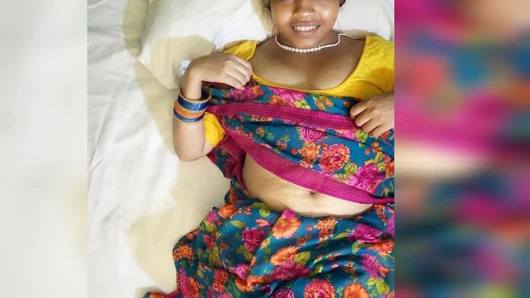 Sharmili Bhabhi ne apni chut shave kar apne dever se chudawayee