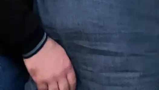 Fremder berührt mein höschen unter dem rock - öffentliche schmutzige hände