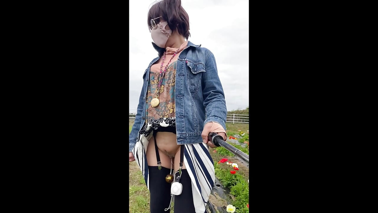 No195 Tucking Exposure in a Flower Garden