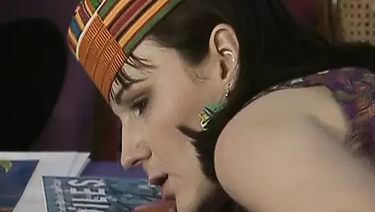 Превосходная немецкая анальная оргия с потрясающими шлюшками и большими хуями