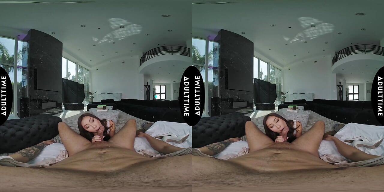 UP CLOSE VR - Η Nicole Doshi παίρνει τον έλεγχο στο Cowgirl Vr Pov με σκληρή βόλτα με μεγάλα βυζιά
