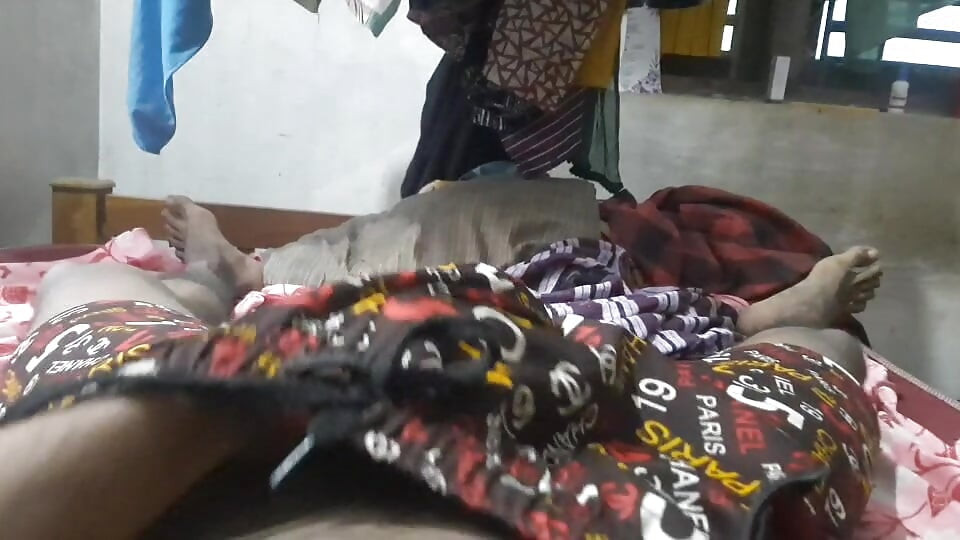 18-godišnjakinja s dlakavim kurcem drka drkanje