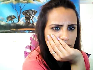 Desi Horny Aunty smoking n showing everythng