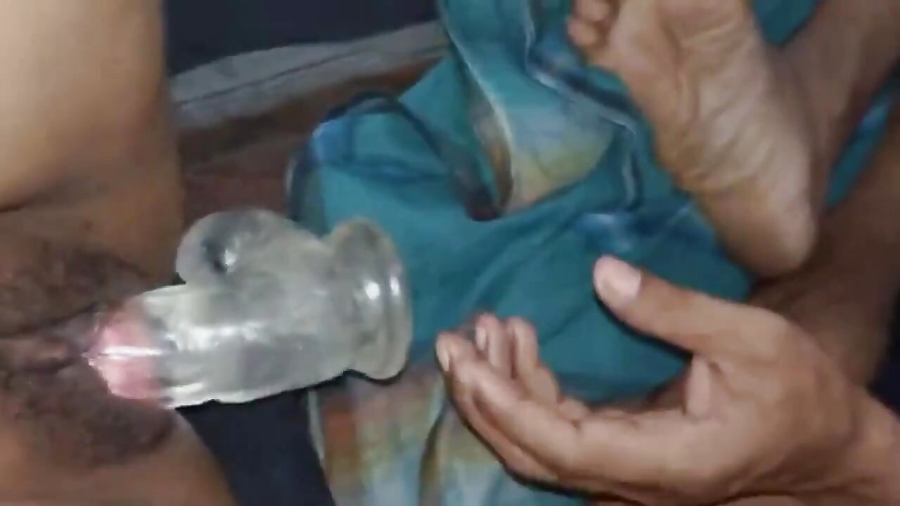 Dia menukar pepek isterinya menjadi mesin kongkek
