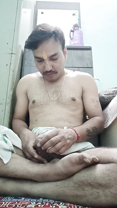 Indian desi man enjoy sex with neighbour and army officer daddy