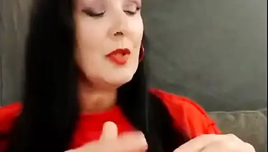 Ağız turu ile kırmızı ruj