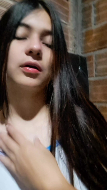 Do you like Latinas? Delicious