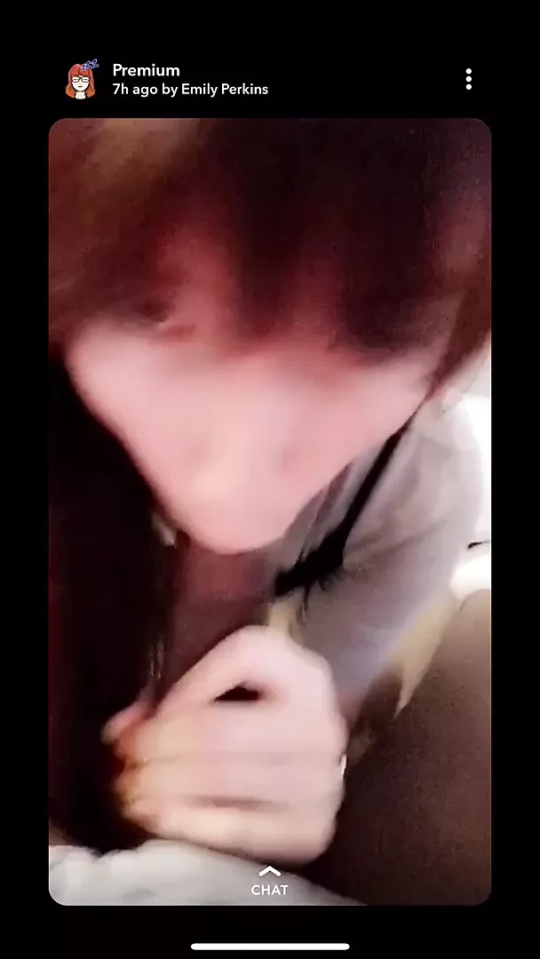 Snapchat sissy ribanc Emilyjaede szopja és baszik a nagy fekete faszt