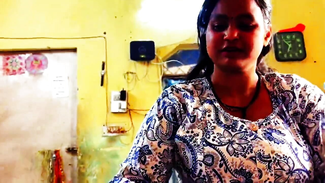 Desi Bhabhis trange fitte blir hardt knullet og utvidet av en massiv tykk kuk