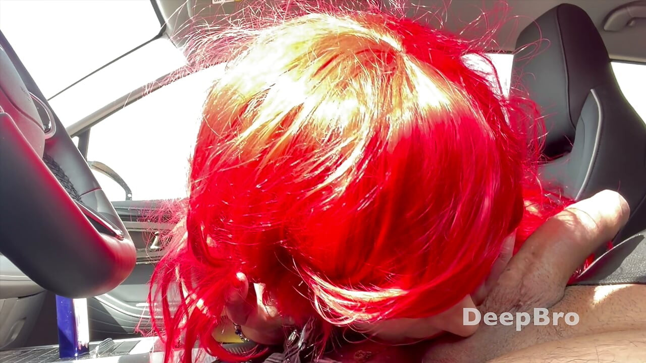 I picked up a naughty slut and we started playing in the back seat