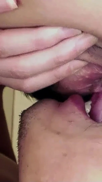 لحظة لا تنسى من "مدلكة يابانية تسمح للعميل بالقذف داخل كسها المشعر بعد اللعنة في JAV غير خاضعة للرقابة"