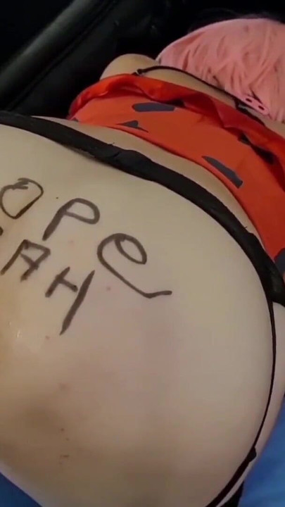 השפלה ואגרוף עמוק | קליפ 1