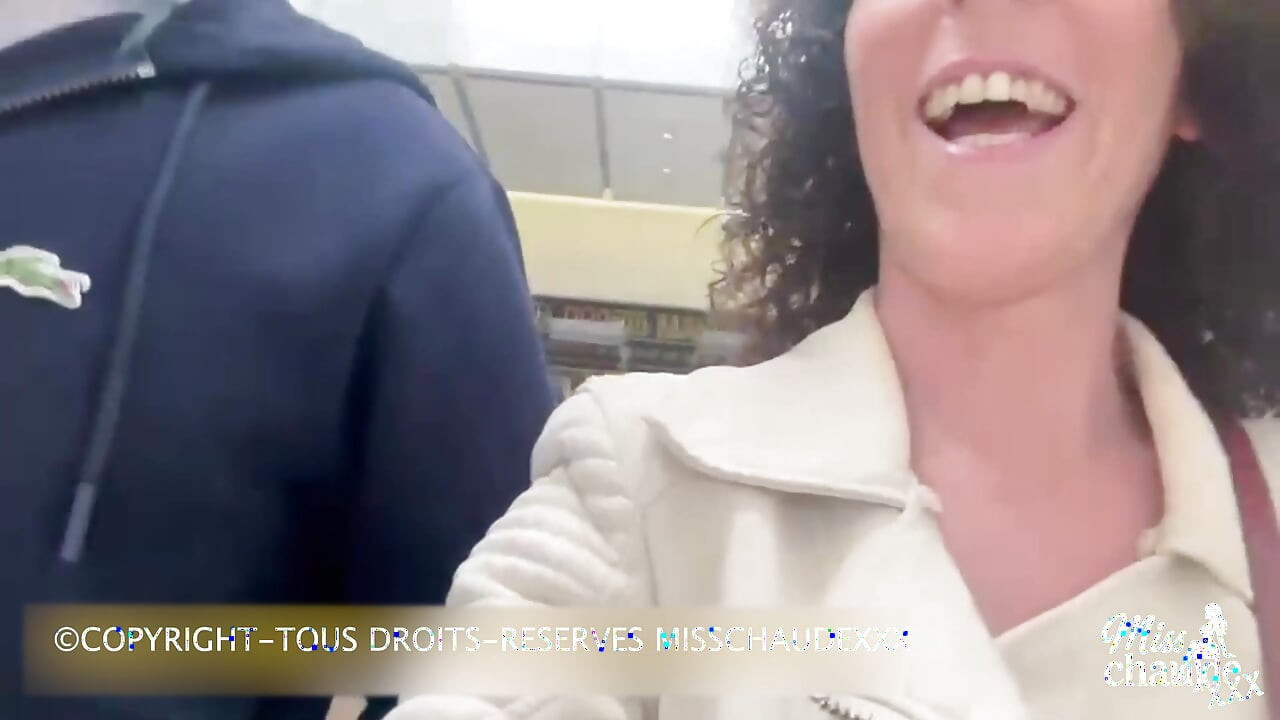Slut in the middle of fucking
