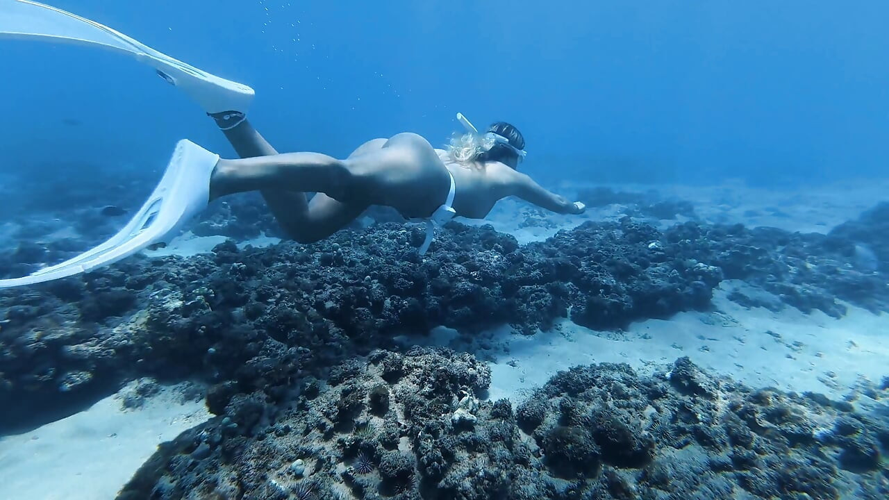 Big Ass Beauty Kayci Kaylani Nude Underwater Diving and Masturbation