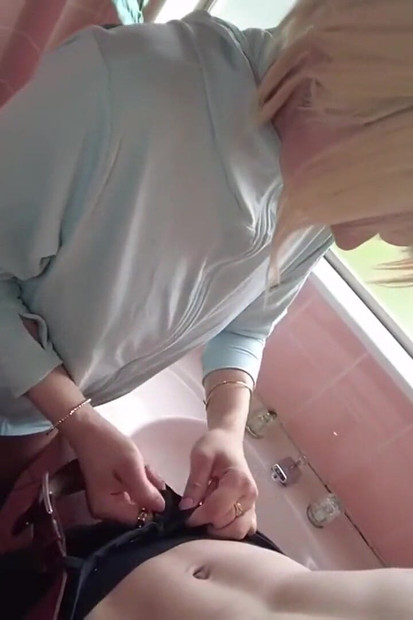 Splashy Play with a Blonde Beauty Drenching Herself in a Wicked Wet Frenzy Ep-3