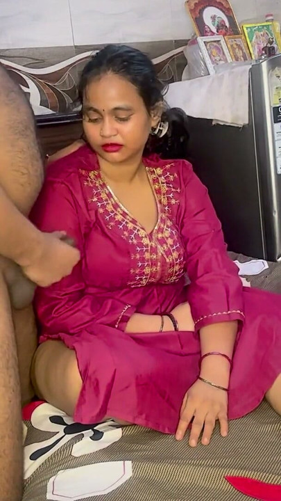 Desi Bhabhi Pehle Apni Chut Mein Ungli Phir Gaand Mein Lund Liya Hardcore Chudai Hindi Video 4K | Klip 1