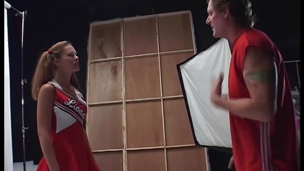 Sinh viên để mình được quay phim trong khi làm tình