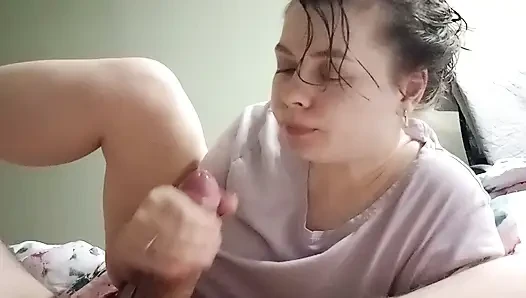 Кончи мне не в рот, а в киску. Моя киска тоже умеет глотать сперму