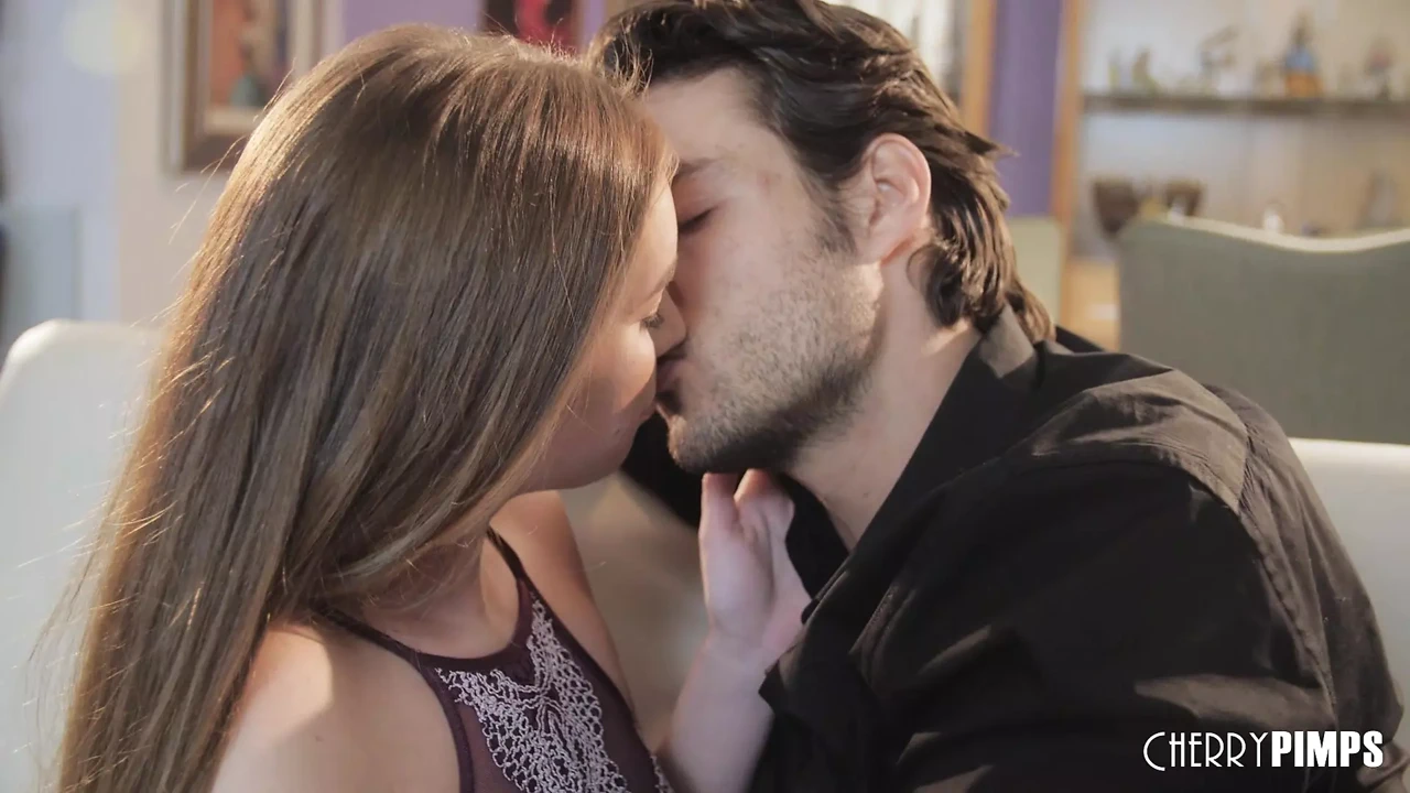 Hottie Summer Brooks的浪漫夜晚变成了的重口味！