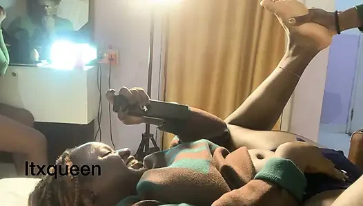 HINTER DEN KULISSEN 1