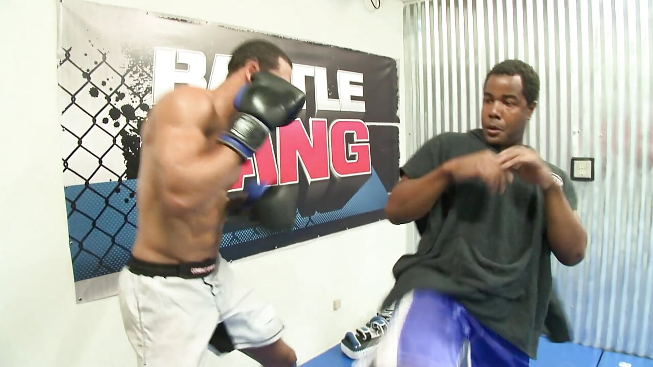 Pesado poled cooch de delicioso buraco de potranca parece pequeno cheio de facial