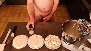 Cicci77 after having collected 50 grams of cum, prepares a sperm meringue cake!