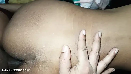 Desi bhabhi ki chudai ajanabi aadami ke sath