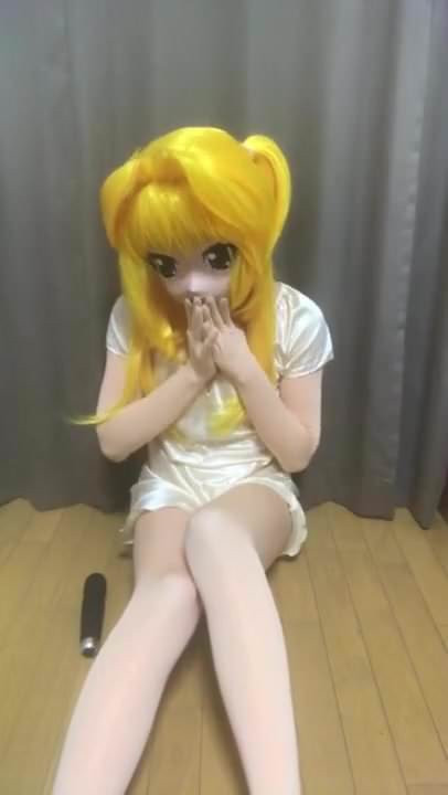 Kigurumi dengan piyama bergetar
