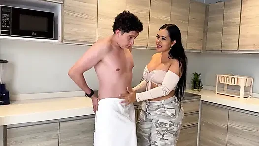 I Hire a Maid to Satisfy My Husband's Wishes and Mine-la Lucero