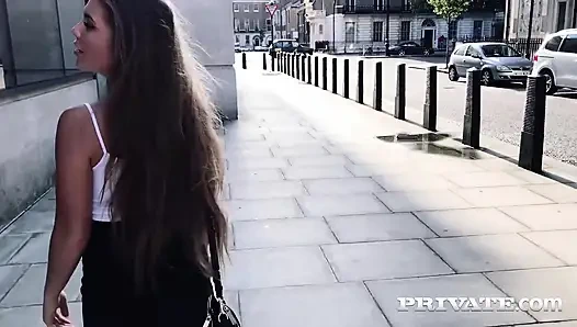 Alessandra jane ngentot sama bos barunya sampai mengesankan