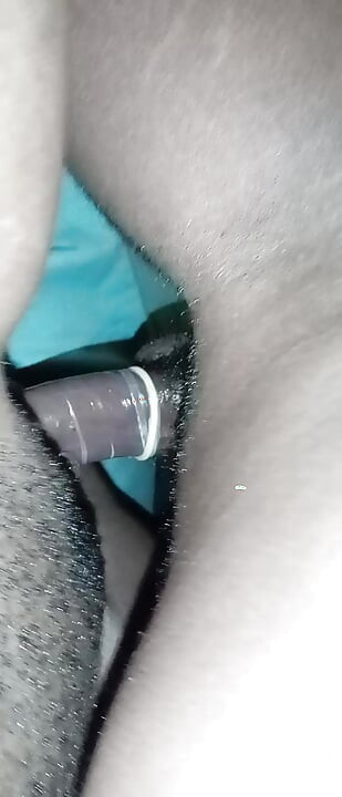 Thick Babe abre as pernas para que eu não possa foder sua buceta apertada