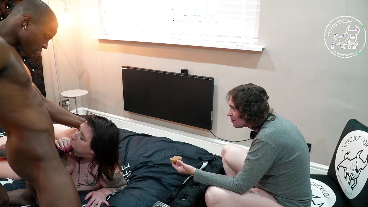 Rogacz Rogacz 14 Jess Batty i Goro Debiut dla Jess jak Ona Bierze jej pierwszy BBC i spust karmi jej spermę jedzenia rogacz tryska