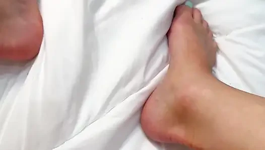 Растирание Розовой Киски В Видео От Первого Лица. Хочешь Понюхать Ее?!