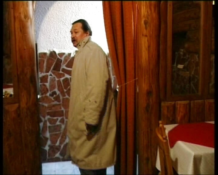 Iza njemačkih vrata marljivo se jebe
