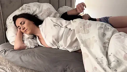Come In My Bed - Lonely Stepmom Gets Creampied By StepSon
