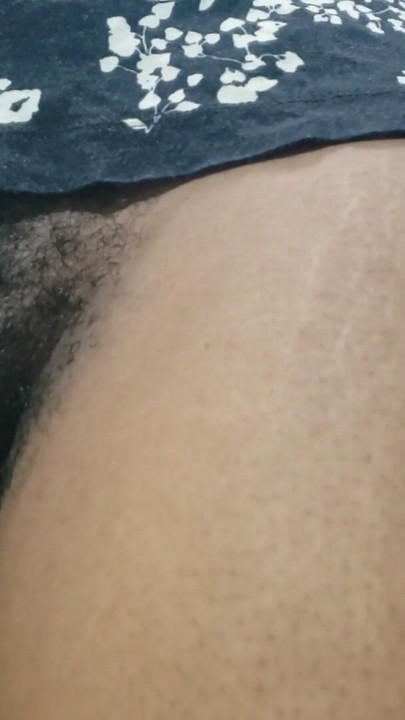 Mature woman being truly satisfied as her unshaven mound is worshipped | Clip 1