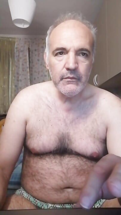 Film porno i ręczna robota, żeby obudzić się zadowolony i szczęśliwy!