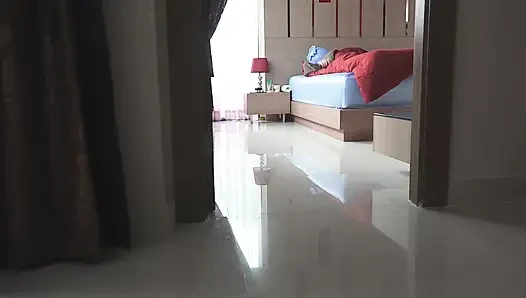 실제 살아있는 인형의 포즈