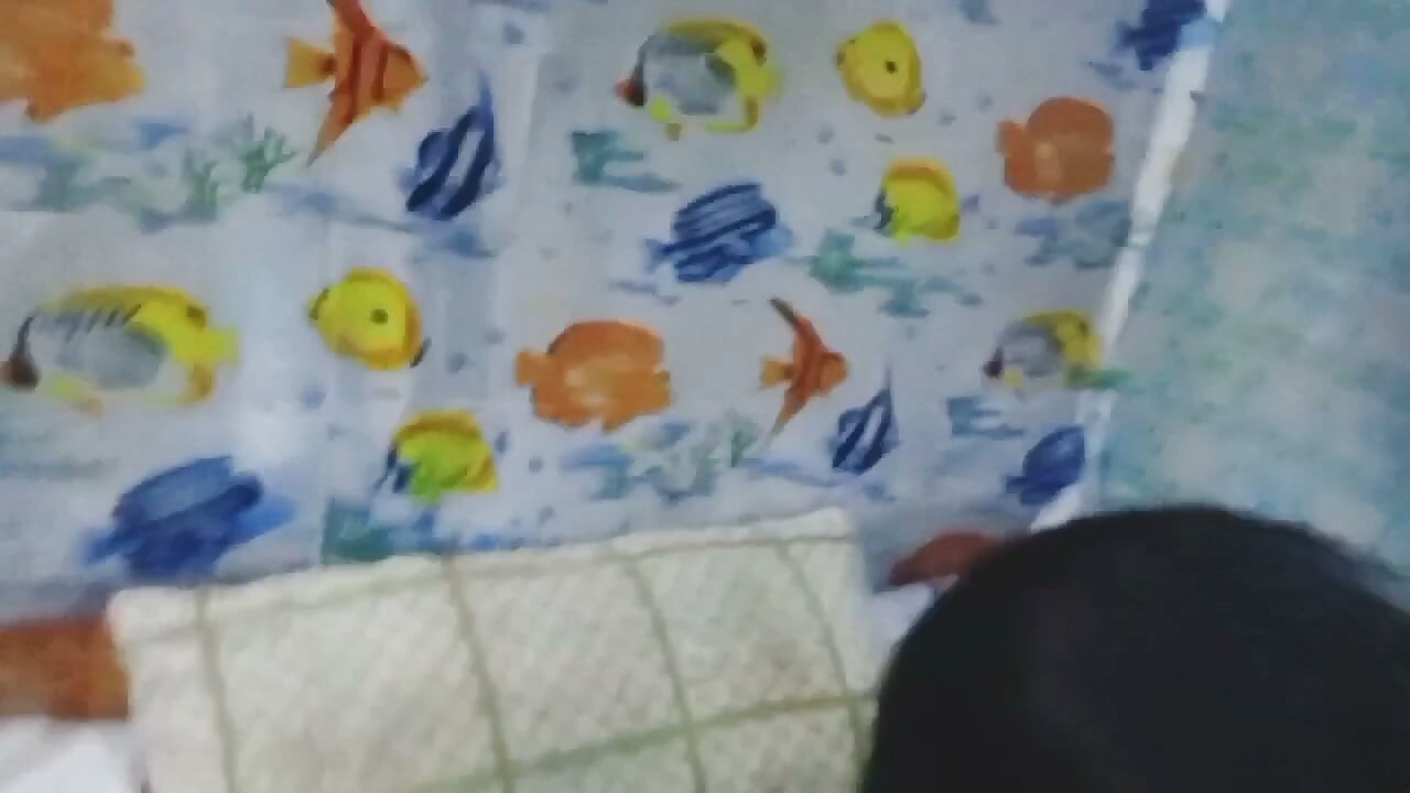 Pulchna żona Pinay robi niechlujnego domowego loda