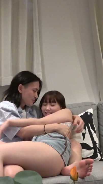 生意気で可愛いタヌキ顔の後輩バイトは今日も無防備。ストレートに見えて実は弱い… | Clip 1