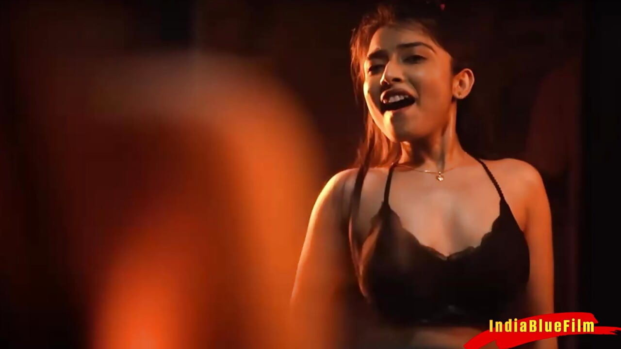 Burha sasur aur sexy bahu..