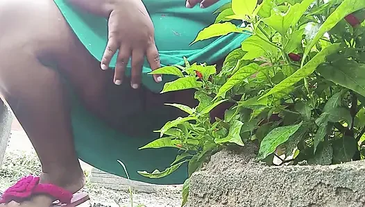Hot BBW of hairy pussy pissing behind the bush