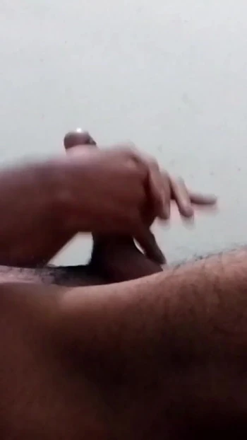 "Çıplak vücut oyunu ve yarakla oynama pornosu" dan çarpıcı an