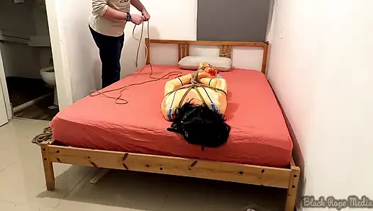 Alex Tamamen Yakalandı
