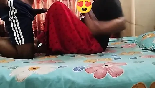 Ibu-ibu Seksi India Dengan Toket Besar Lagi Asik Nyentuh Kontol Besar - Bagian 2