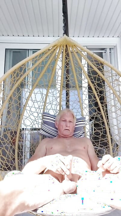 Clive's cum