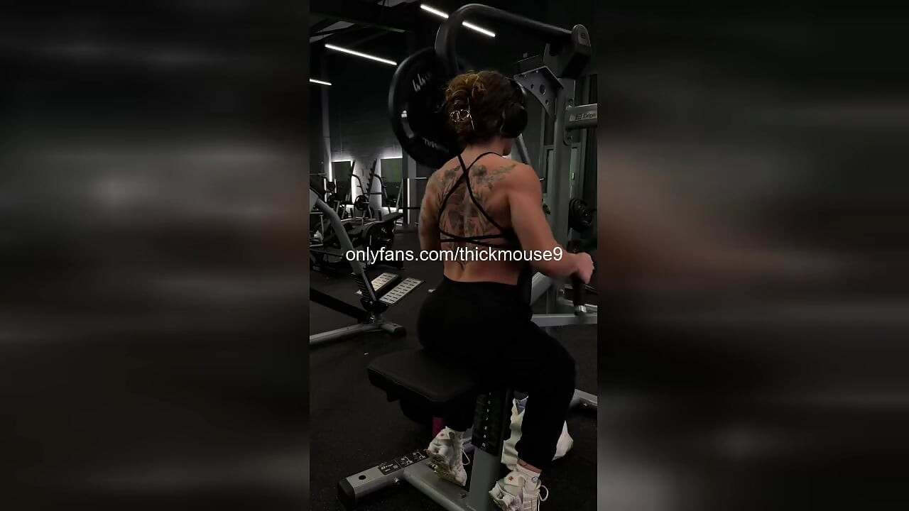 TikTok Teen's Pussy Slip-Up: Accidental Virgin Exposure!