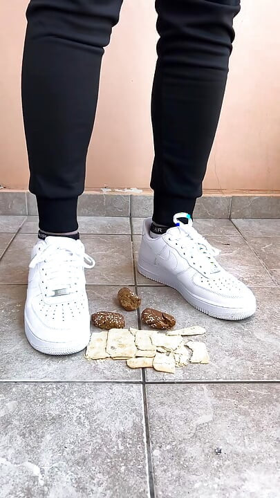 Hot Teenboy crushes Snacks in Nike Air Force 1