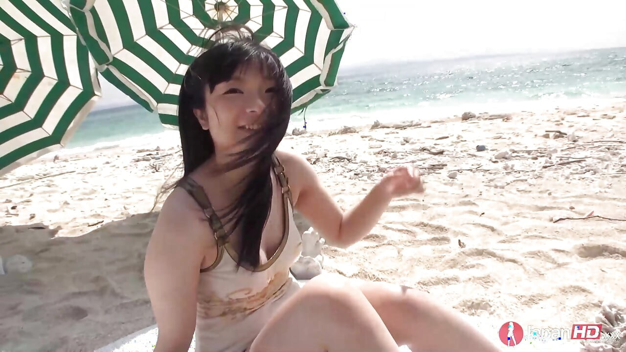 Japanese girl gets pussy fucked and creampied on beachj